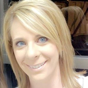 Meet your Posher, Courtney